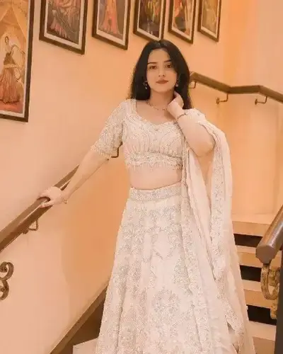 Escort Nandura